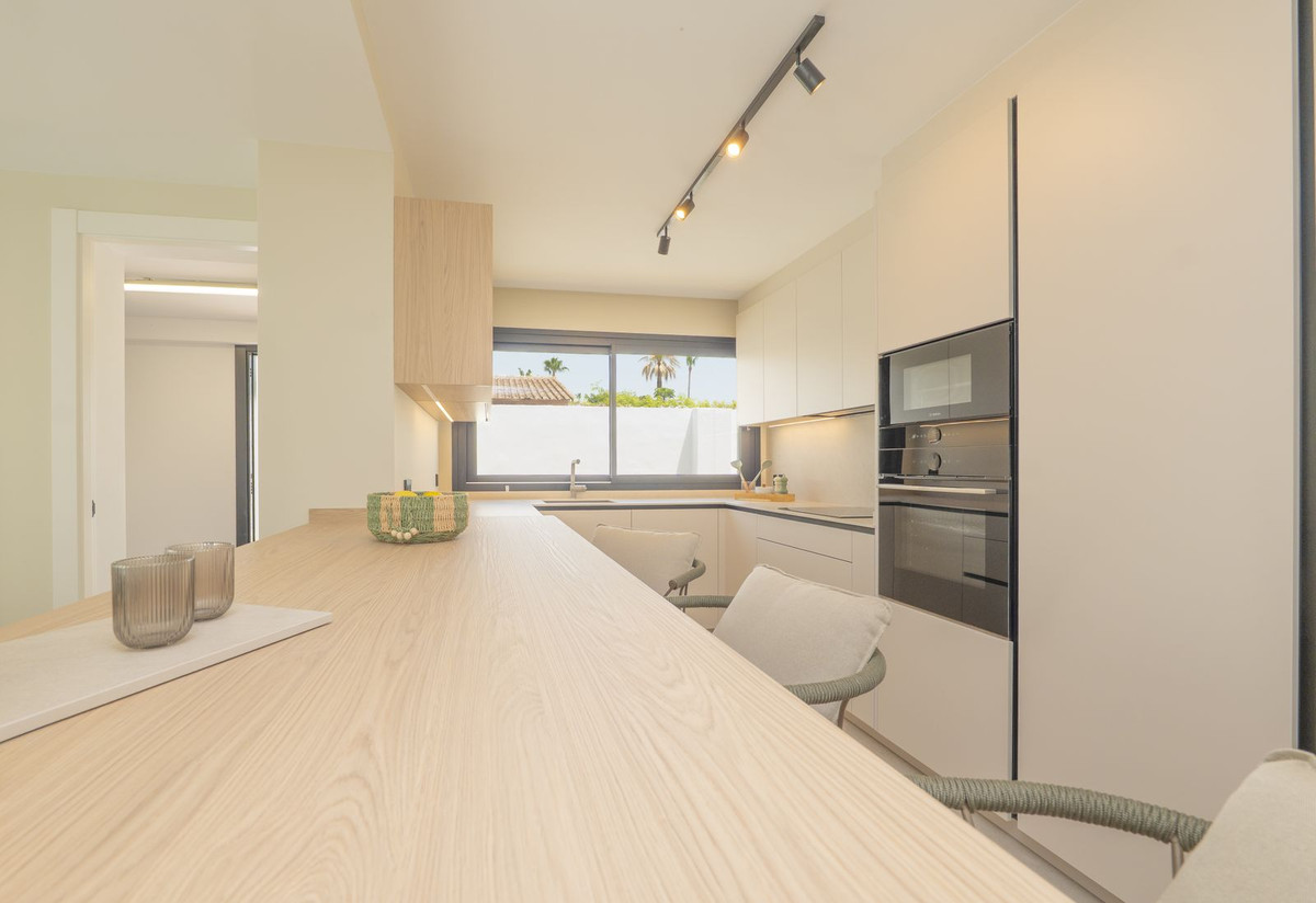 4 Bed Townhouse for sale in Atalaya Costa Del Sol, Málaga, Spain