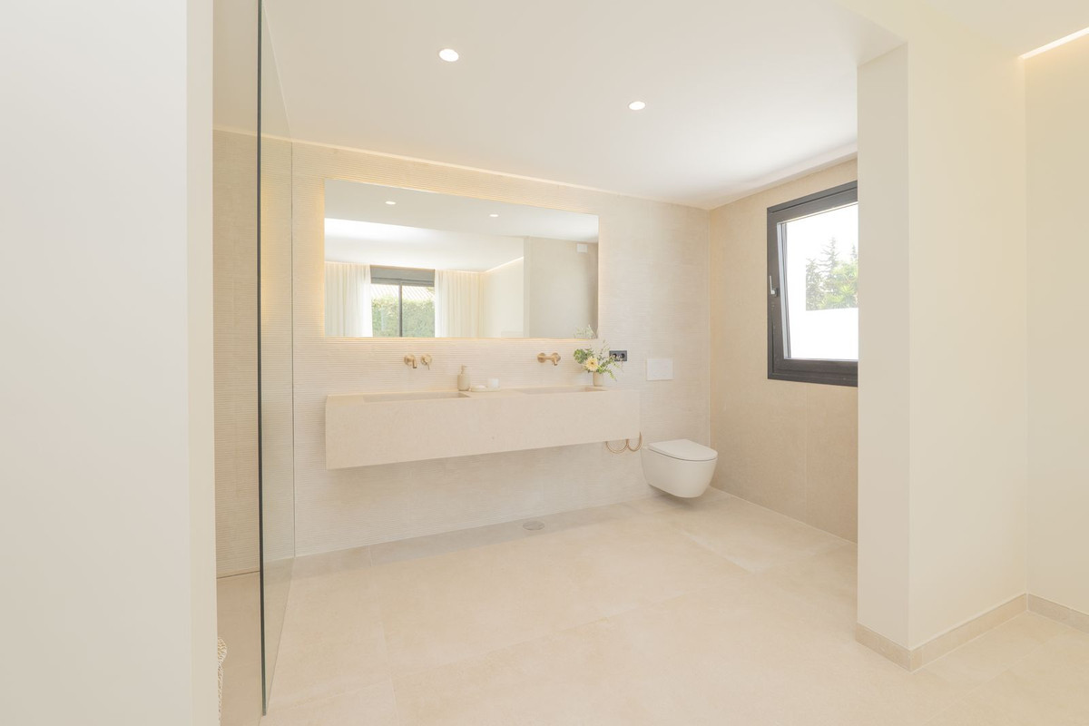 4 Bed Townhouse for sale in Atalaya Costa Del Sol, Málaga, Spain