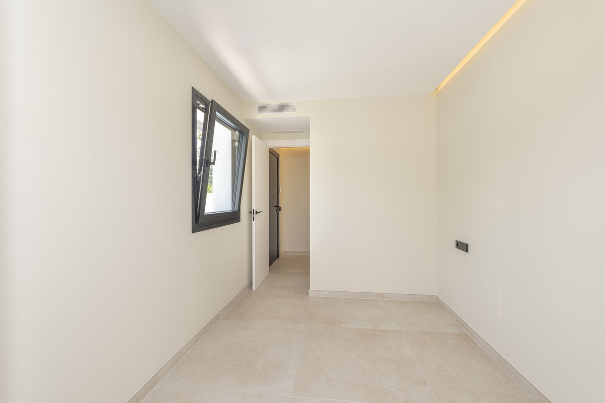 4 Bed Townhouse for sale in Atalaya Costa Del Sol, Málaga, Spain