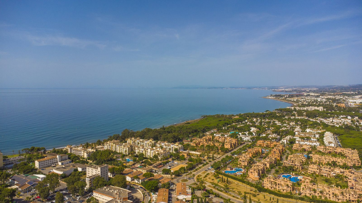 4 Bed Townhouse for sale in Atalaya Costa Del Sol, Málaga, Spain
