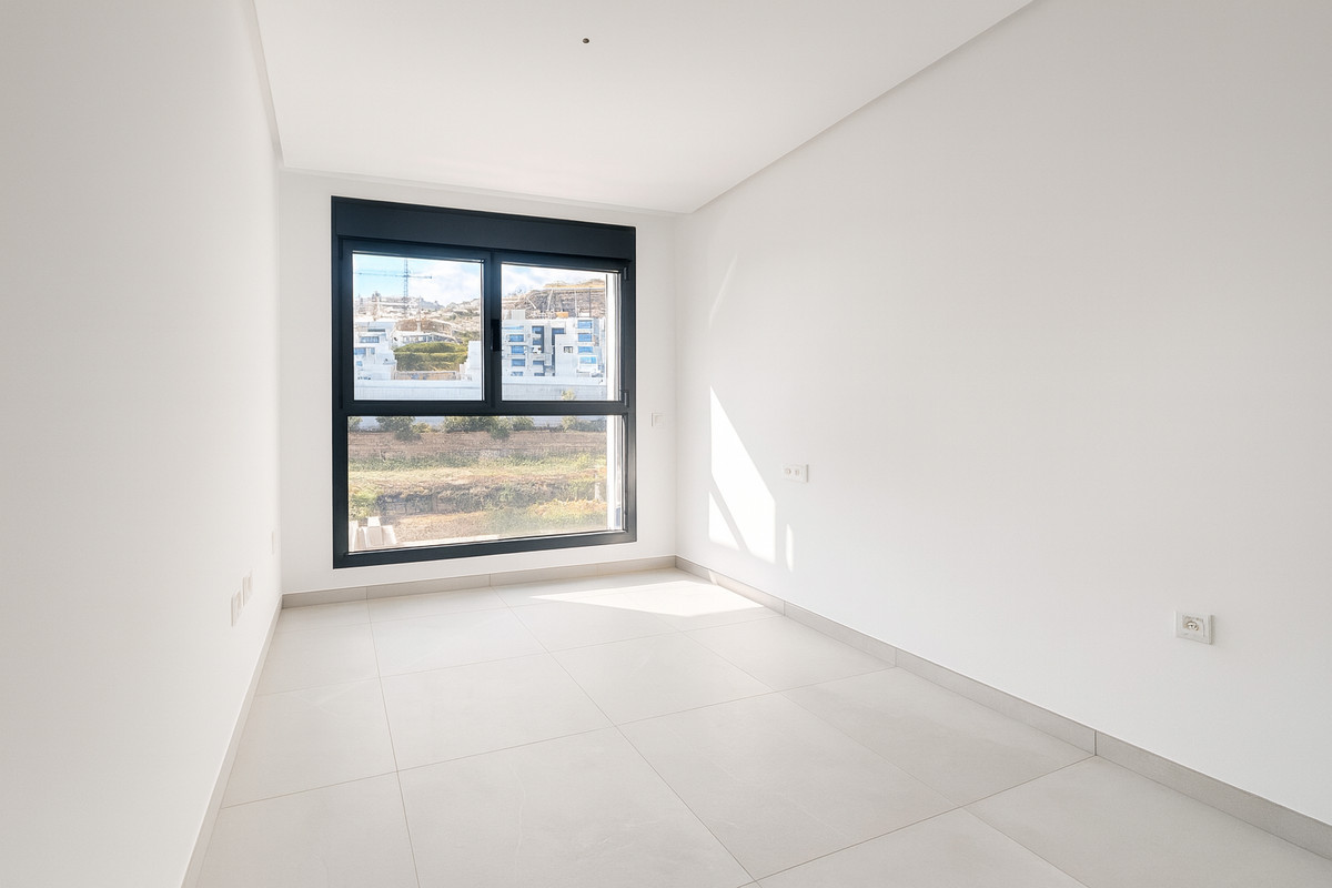 3 Bed Apartment for sale in La Quinta Costa Del Sol, Málaga, Spain