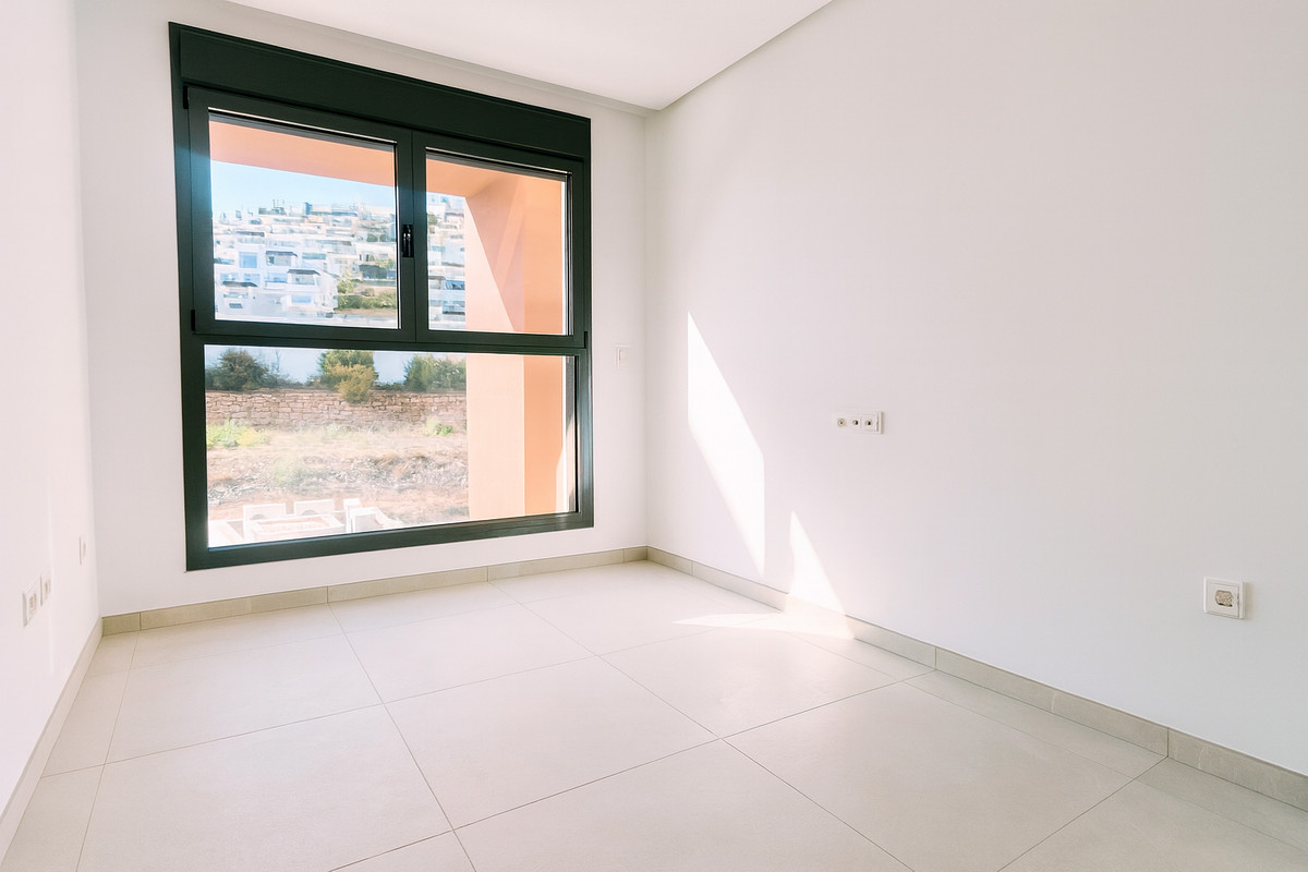 3 Bed Apartment for sale in La Quinta Costa Del Sol, Málaga, Spain