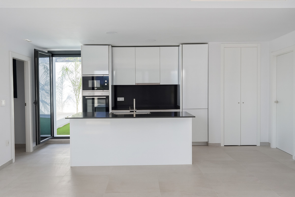 3 Bed Apartment for sale in La Quinta Costa Del Sol, Málaga, Spain