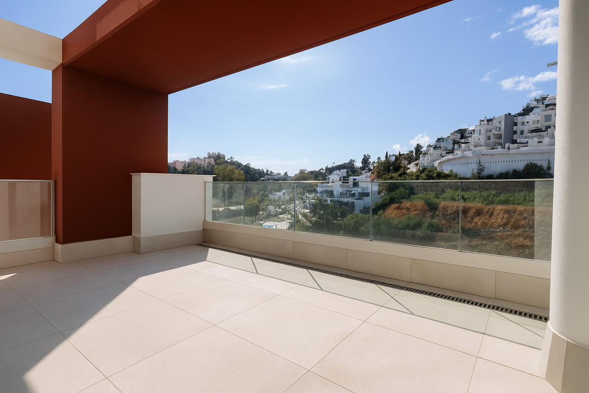 3 Bed Apartment for sale in La Quinta Costa Del Sol, Málaga, Spain
