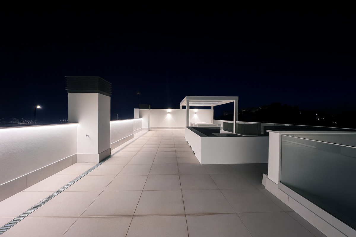 3 Bed Apartment for sale in La Quinta Costa Del Sol, Málaga, Spain