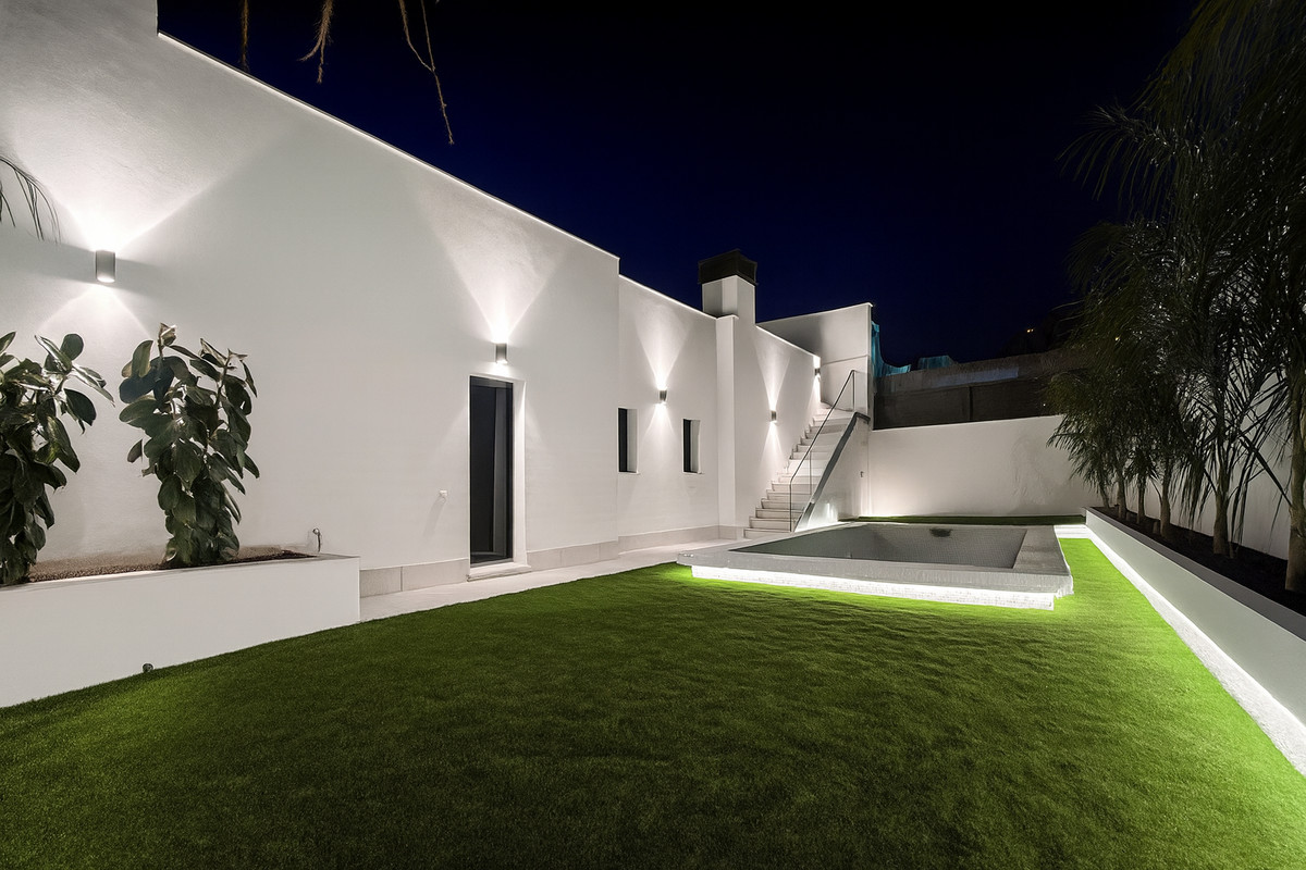 3 Bed Apartment for sale in La Quinta Costa Del Sol, Málaga, Spain
