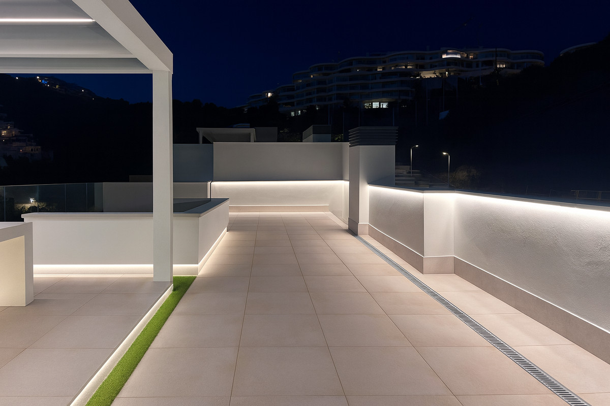 3 Bed Apartment for sale in La Quinta Costa Del Sol, Málaga, Spain