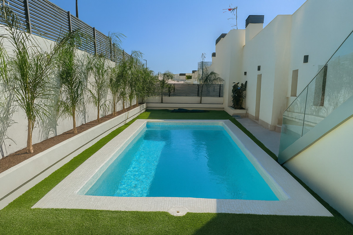 3 Bed Apartment for sale in La Quinta Costa Del Sol, Málaga, Spain