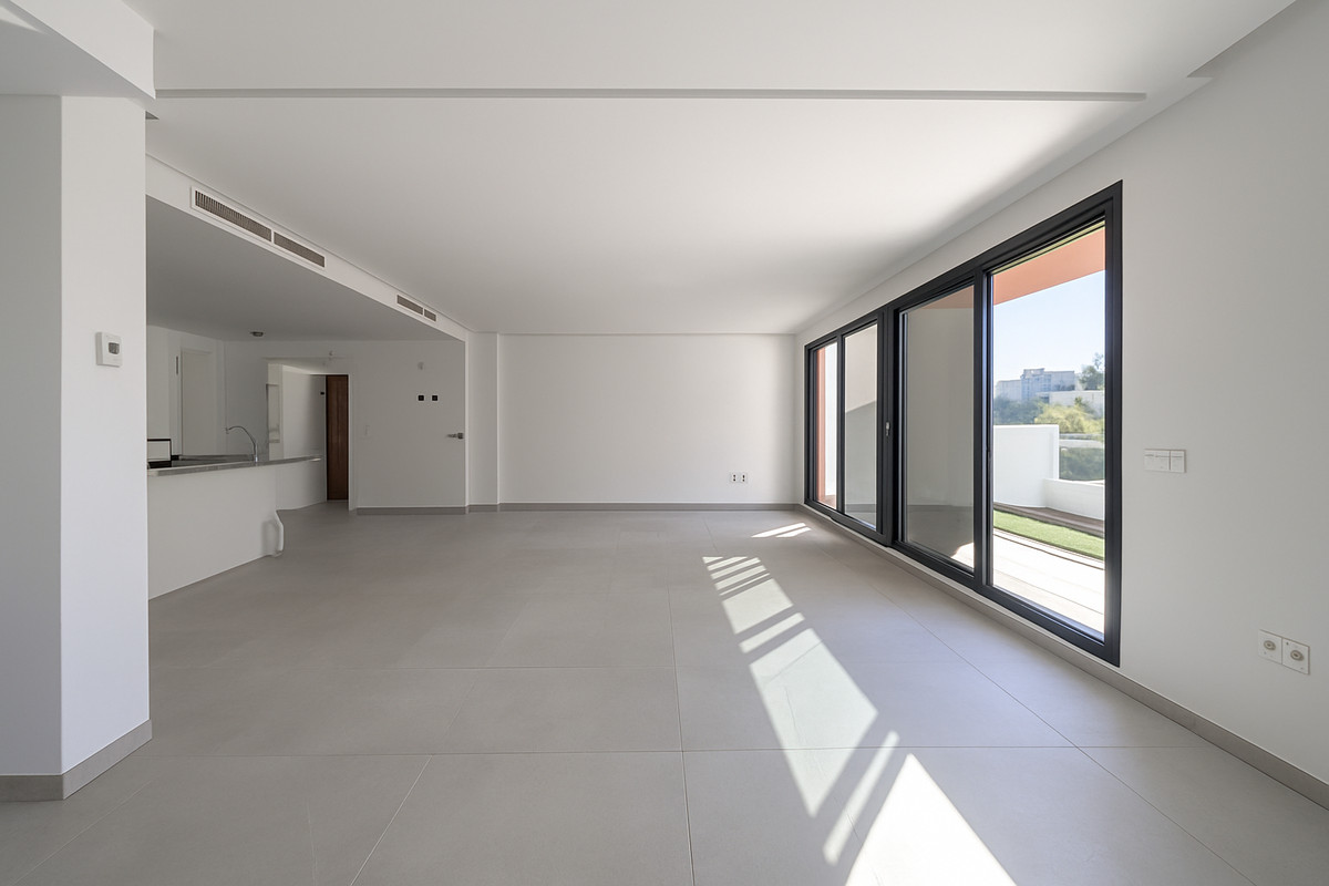 3 Bed Apartment for sale in La Quinta Costa Del Sol, Málaga, Spain