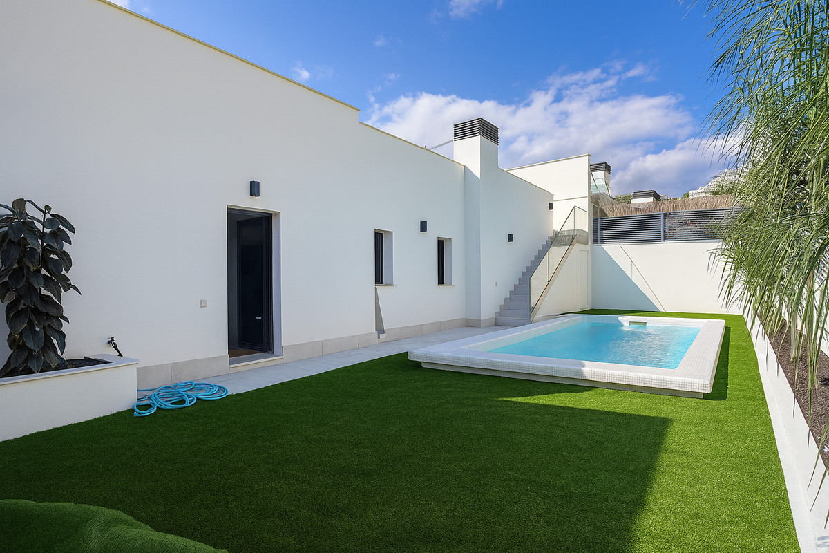 3 Bed Apartment for sale in La Quinta Costa Del Sol, Málaga, Spain