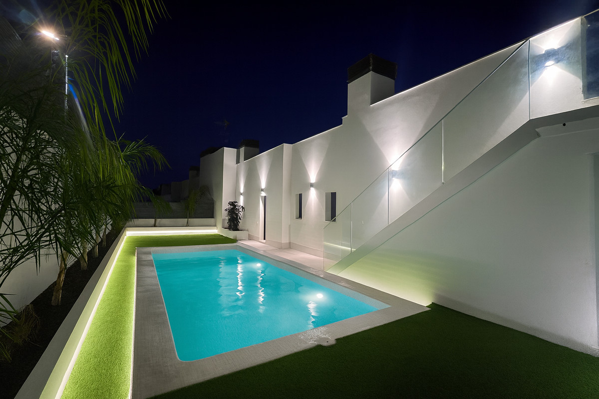 3 Bed Apartment for sale in La Quinta Costa Del Sol, Málaga, Spain