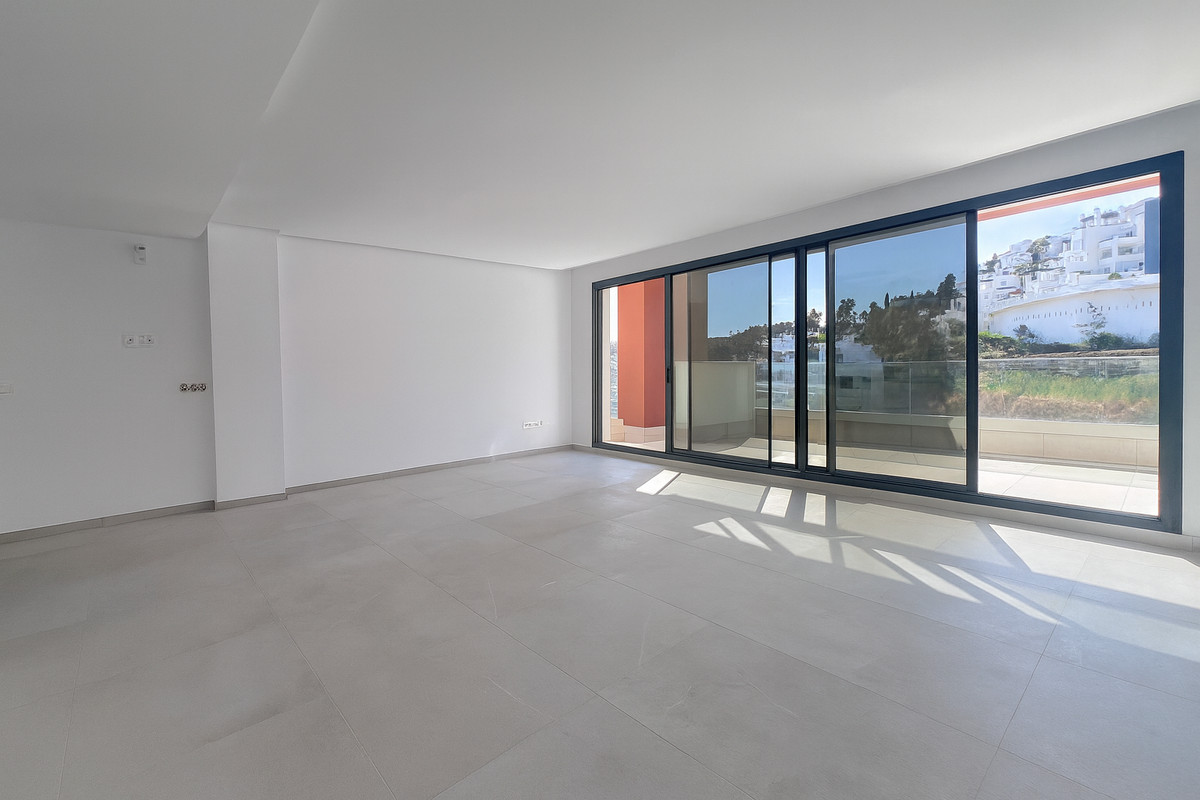 3 Bed Apartment for sale in La Quinta Costa Del Sol, Málaga, Spain