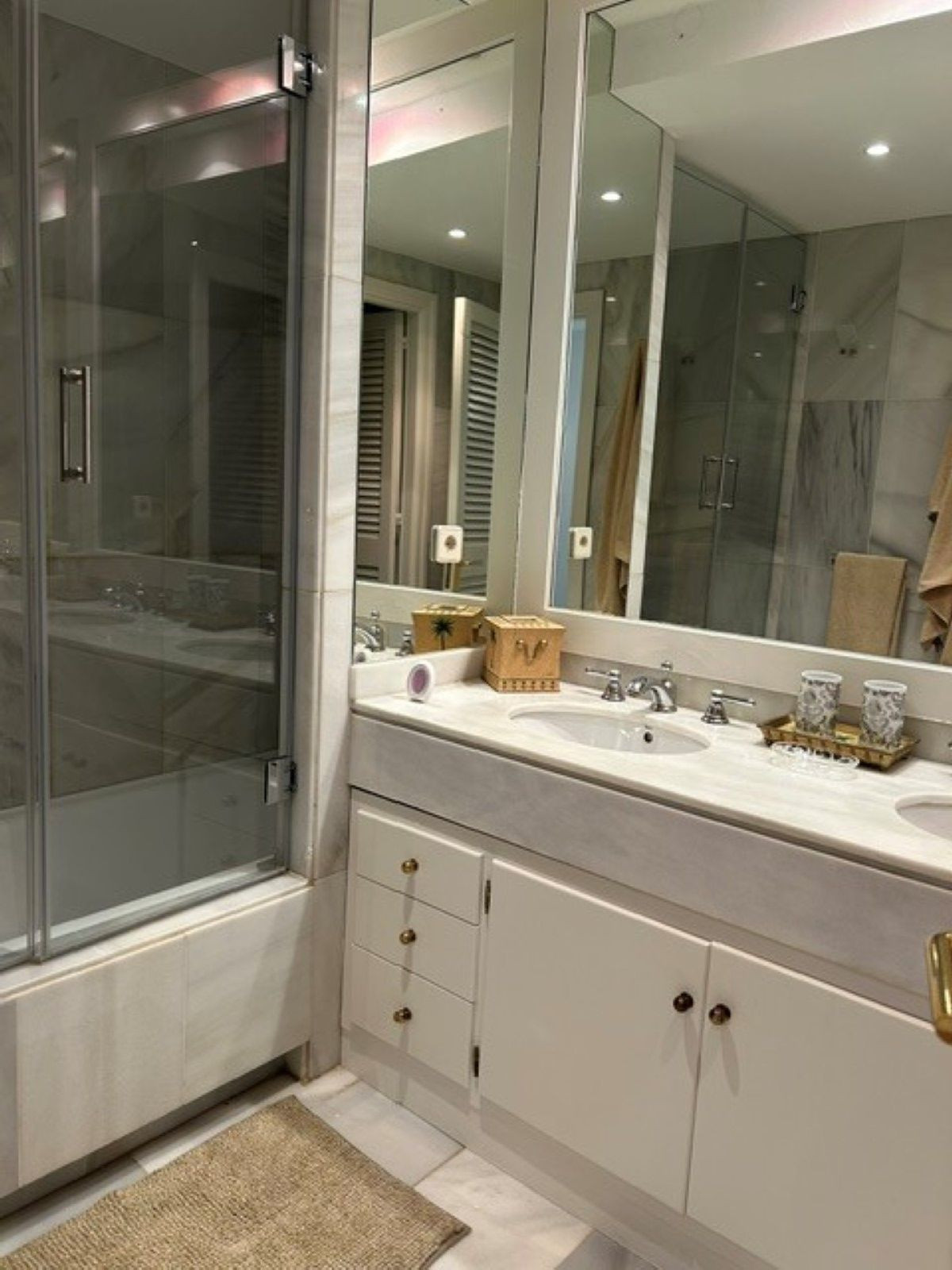 3 Bed Apartment for sale in Puerto Banús Costa Del Sol, Málaga, Spain