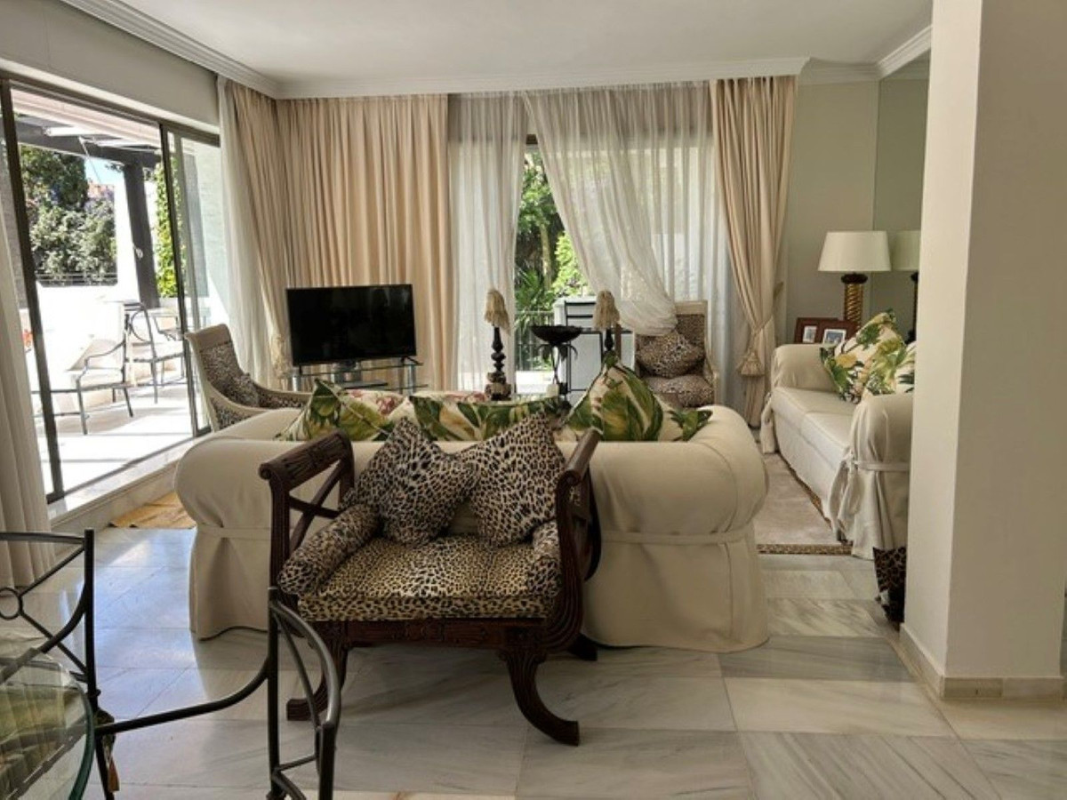 3 Bed Apartment for sale in Puerto Banús Costa Del Sol, Málaga, Spain