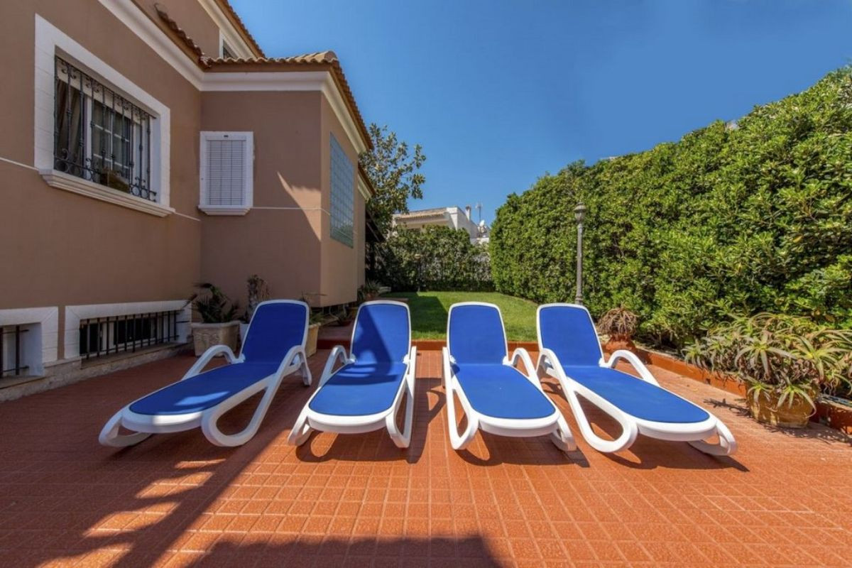6 Bed Townhouse for sale in La Mata Costa Blanca, Alicante, Spain