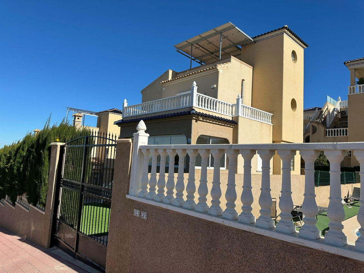 Se vende Adosada de 4 dormitorios en Costa Blanca, Alicante, España
