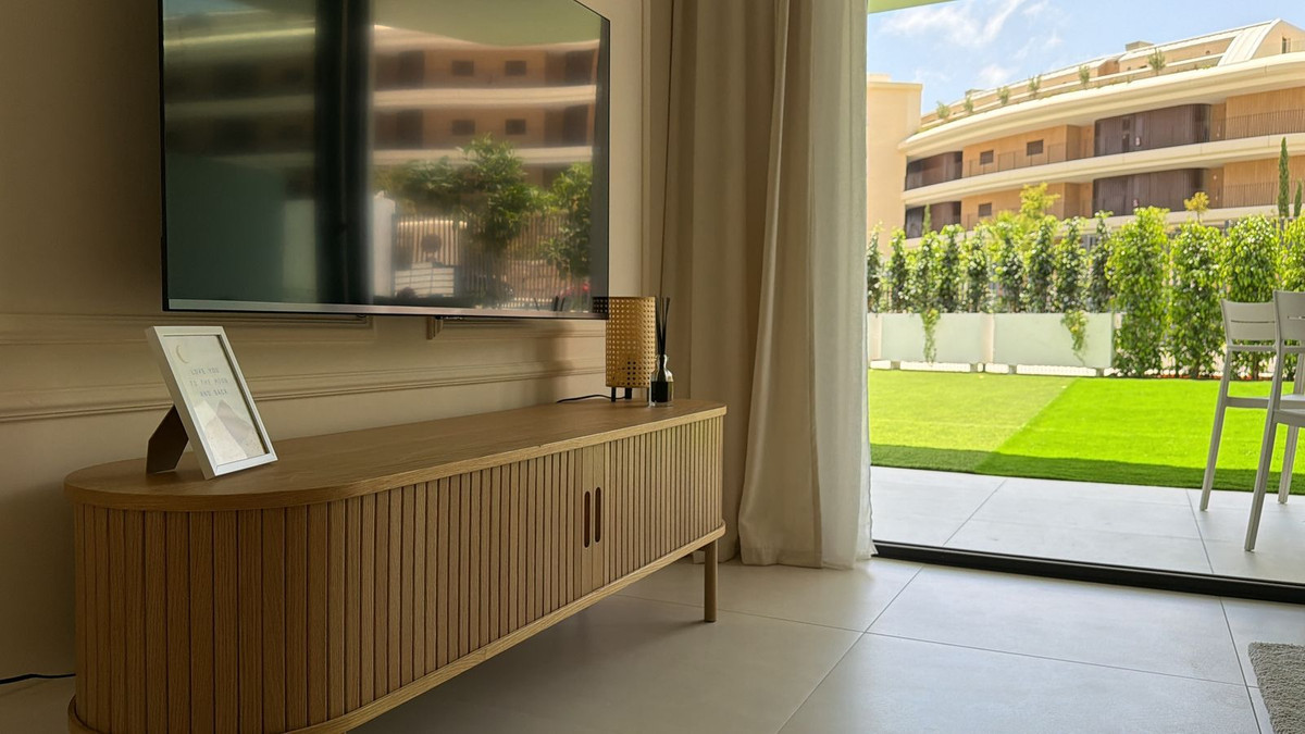 2 Bed Apartment for sale in Fuengirola Costa Del Sol, Málaga, Spain