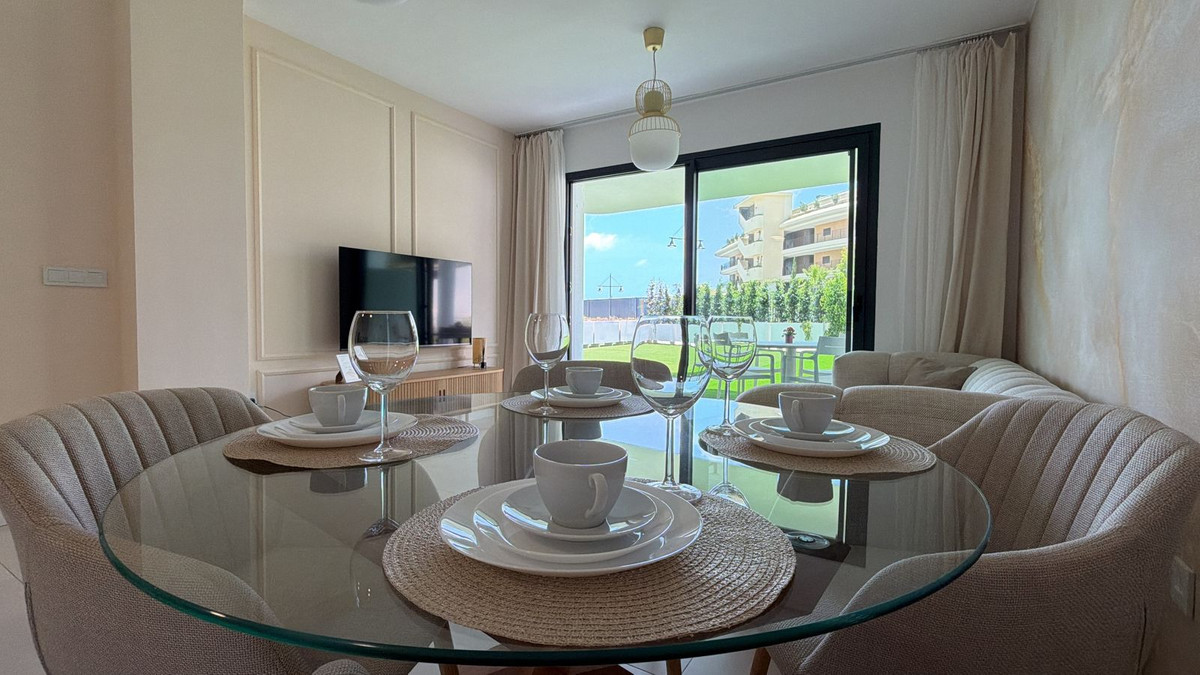2 Bed Apartment for sale in Fuengirola Costa Del Sol, Málaga, Spain