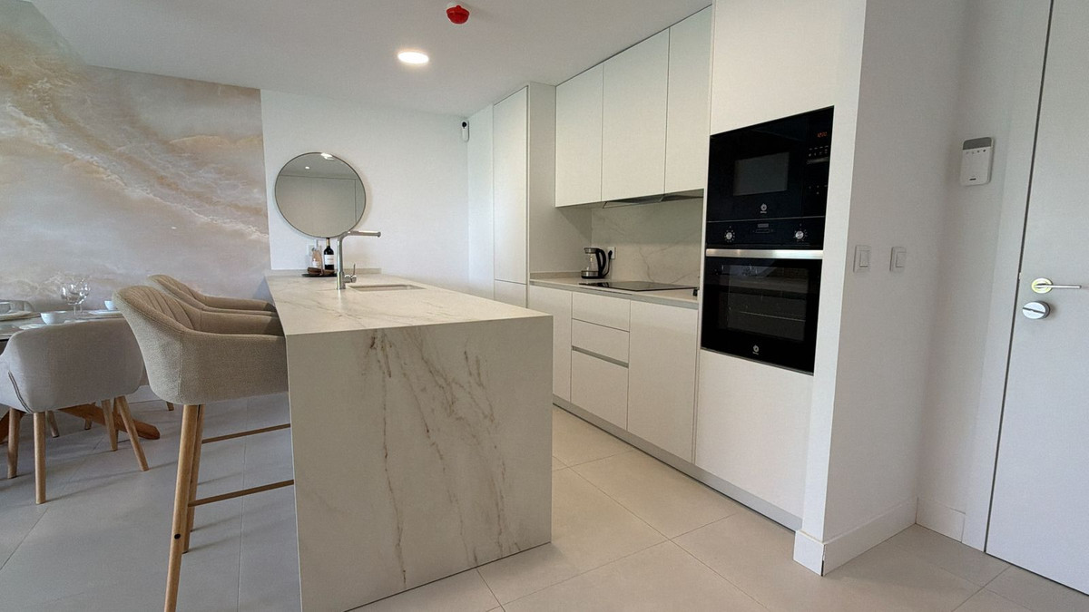 2 Bed Apartment for sale in Fuengirola Costa Del Sol, Málaga, Spain