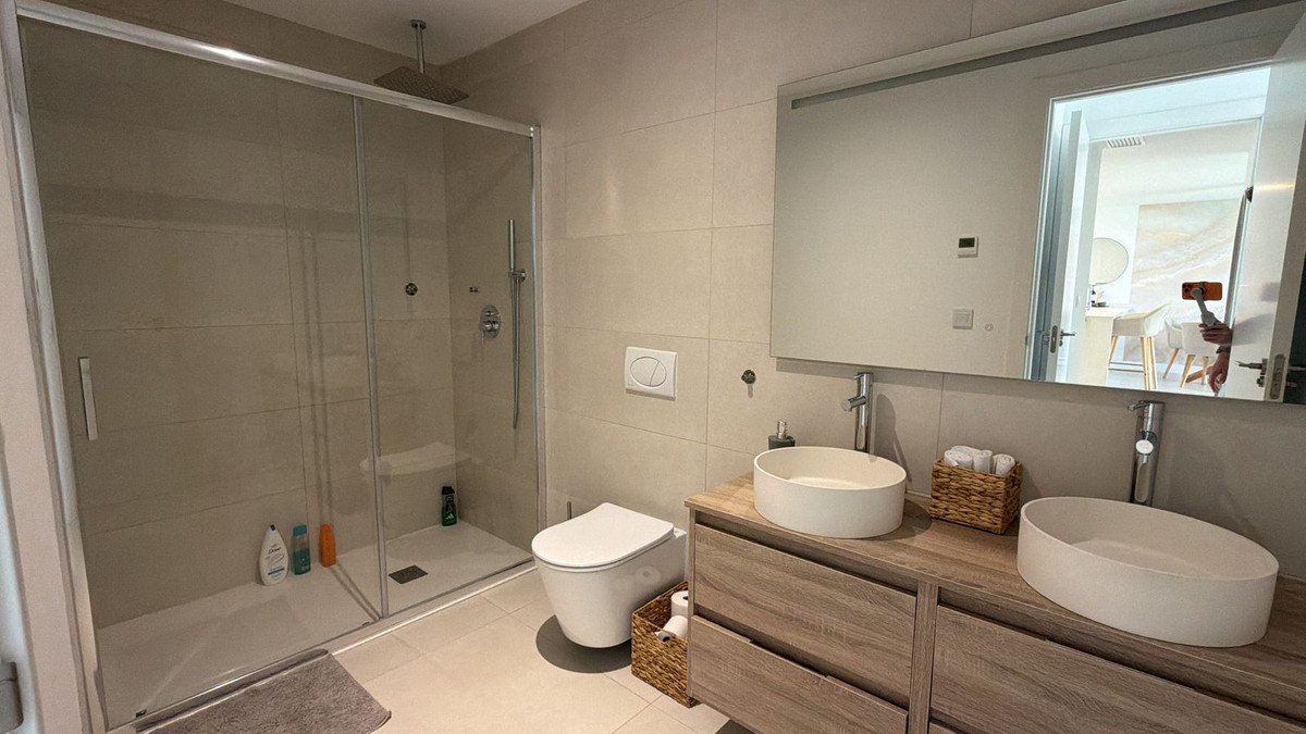 2 Bed Apartment for sale in Fuengirola Costa Del Sol, Málaga, Spain