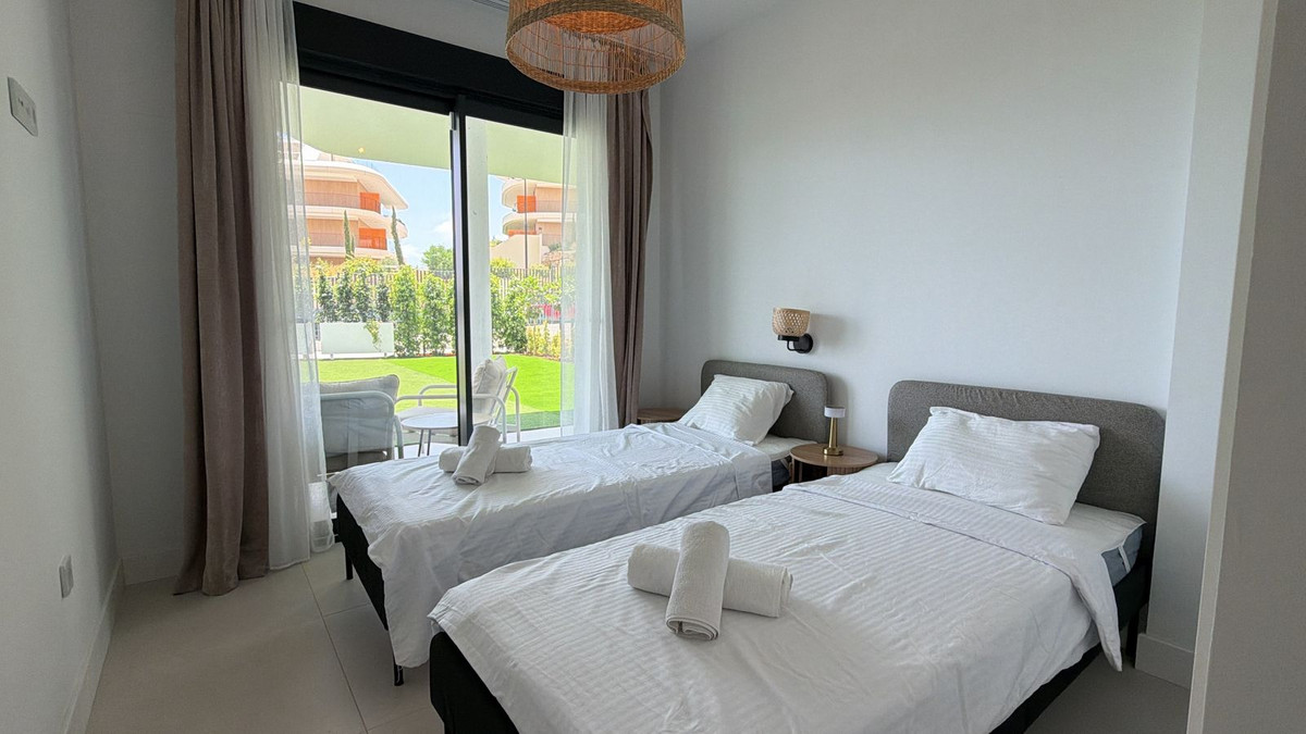 2 Bed Apartment for sale in Fuengirola Costa Del Sol, Málaga, Spain