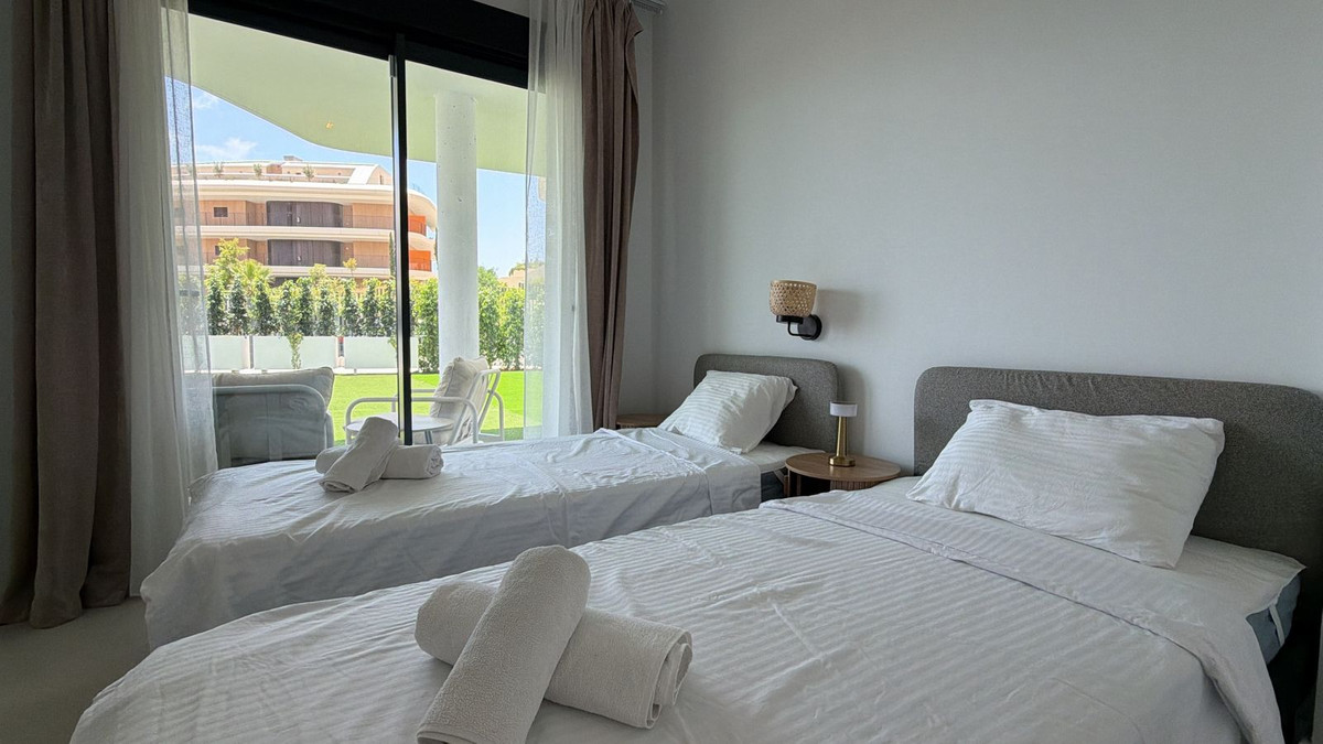 2 Bed Apartment for sale in Fuengirola Costa Del Sol, Málaga, Spain