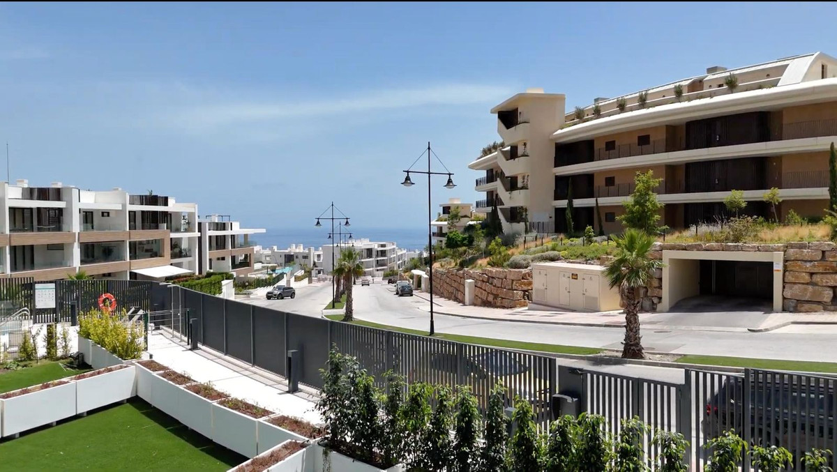 2 Bed Apartment for sale in Fuengirola Costa Del Sol, Málaga, Spain