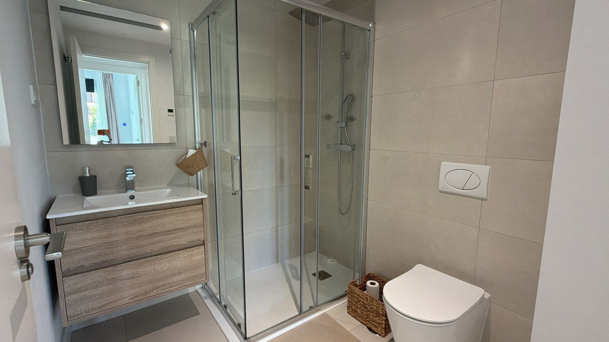 2 Bed Apartment for sale in Fuengirola Costa Del Sol, Málaga, Spain