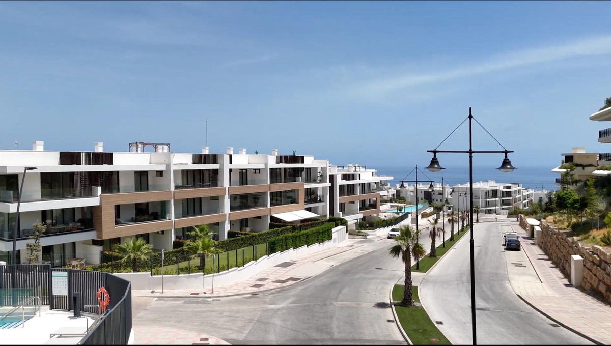 2 Bed Apartment for sale in Fuengirola Costa Del Sol, Málaga, Spain