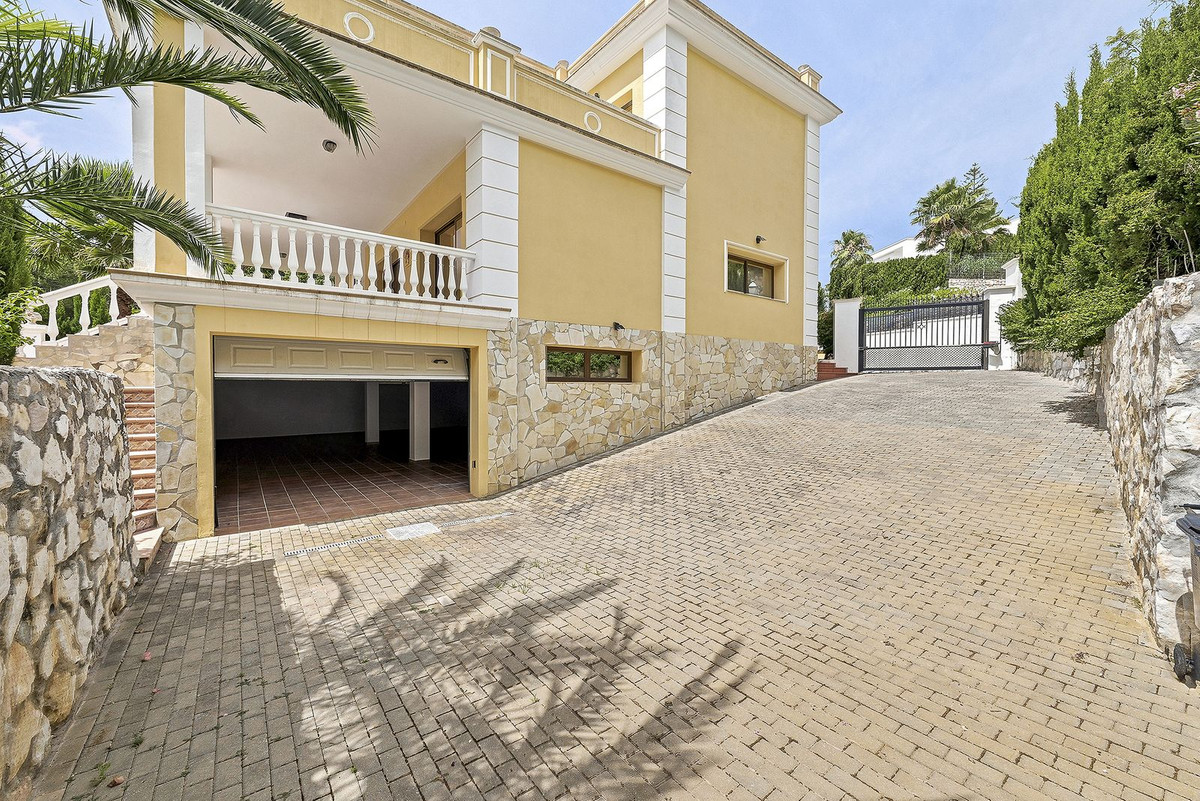 4 Bed Townhouse for sale in Hacienda Las Chapas Costa Del Sol, Málaga, Spain