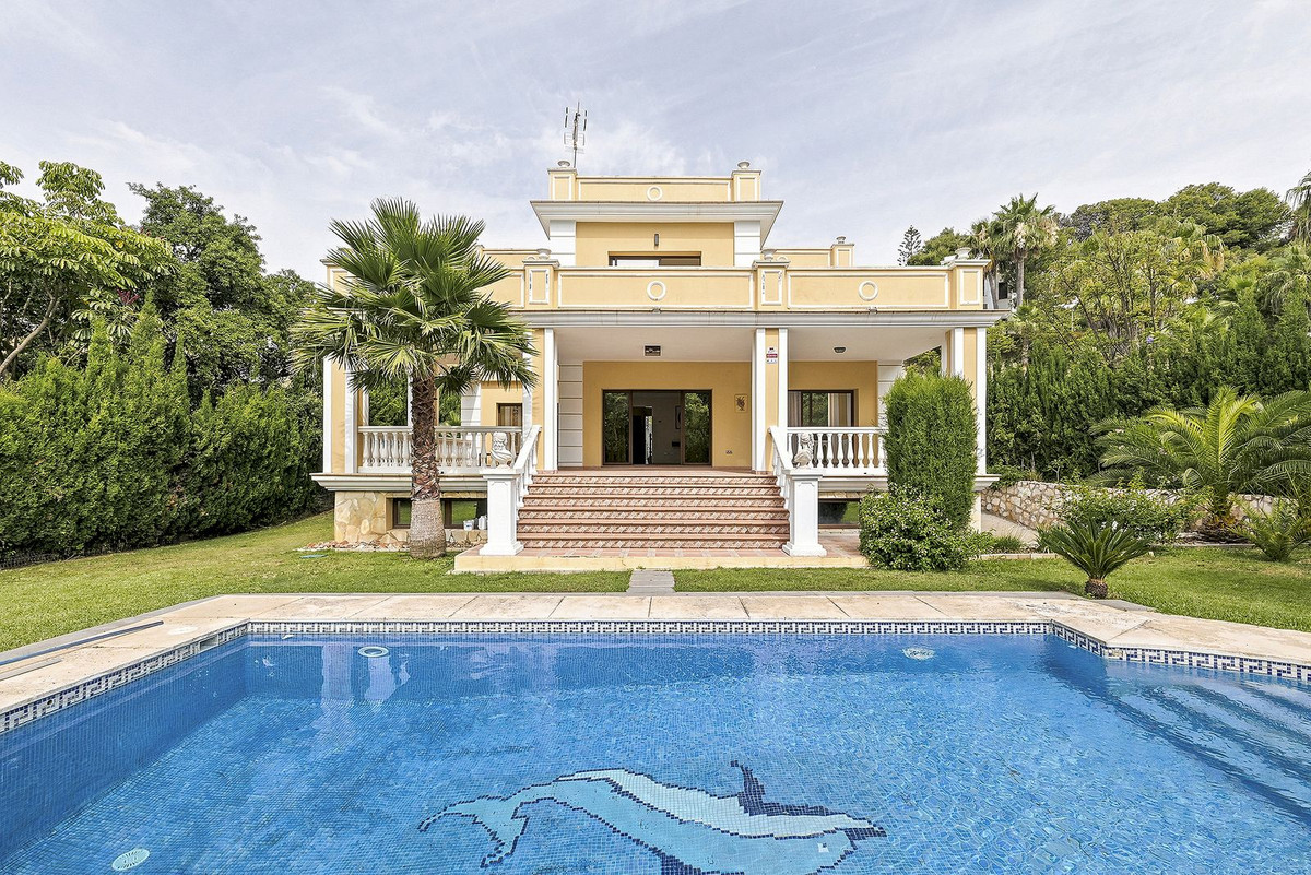 4 Bed Townhouse for sale in Hacienda Las Chapas Costa Del Sol, Málaga, Spain