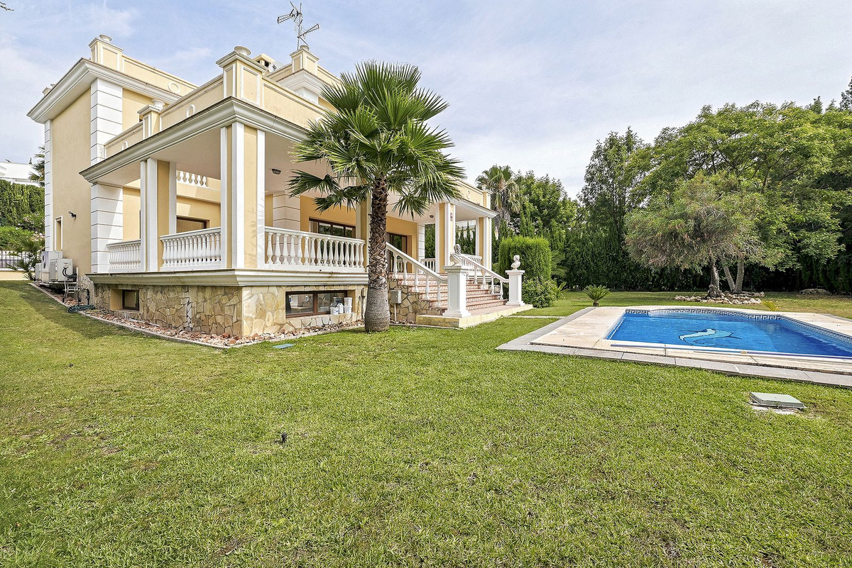 4 Bed Townhouse for sale in Hacienda Las Chapas Costa Del Sol, Málaga, Spain