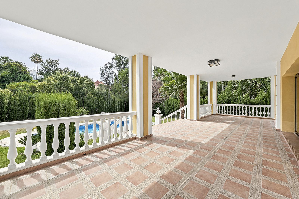 4 Bed Townhouse for sale in Hacienda Las Chapas Costa Del Sol, Málaga, Spain