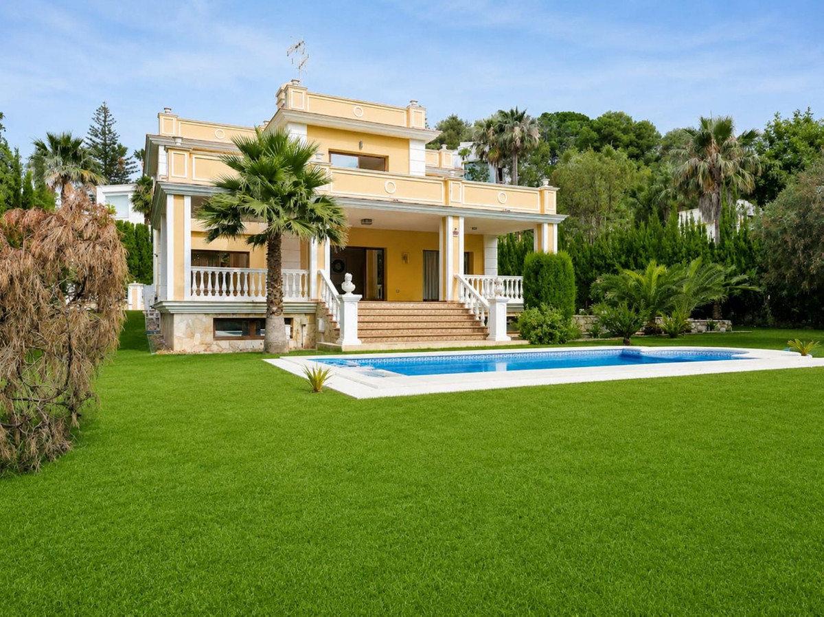 4 Bed Townhouse for sale in Hacienda Las Chapas Costa Del Sol, Málaga, Spain