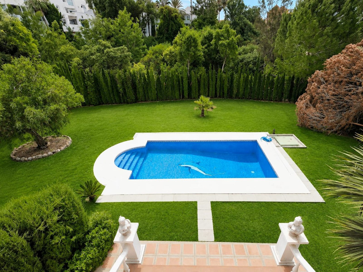 4 Bed Townhouse for sale in Hacienda Las Chapas Costa Del Sol, Málaga, Spain