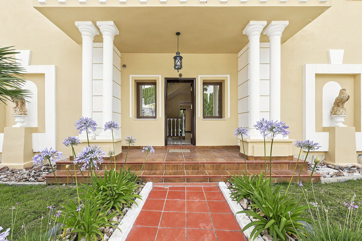 4 Bed Townhouse for sale in Hacienda Las Chapas Costa Del Sol, Málaga, Spain