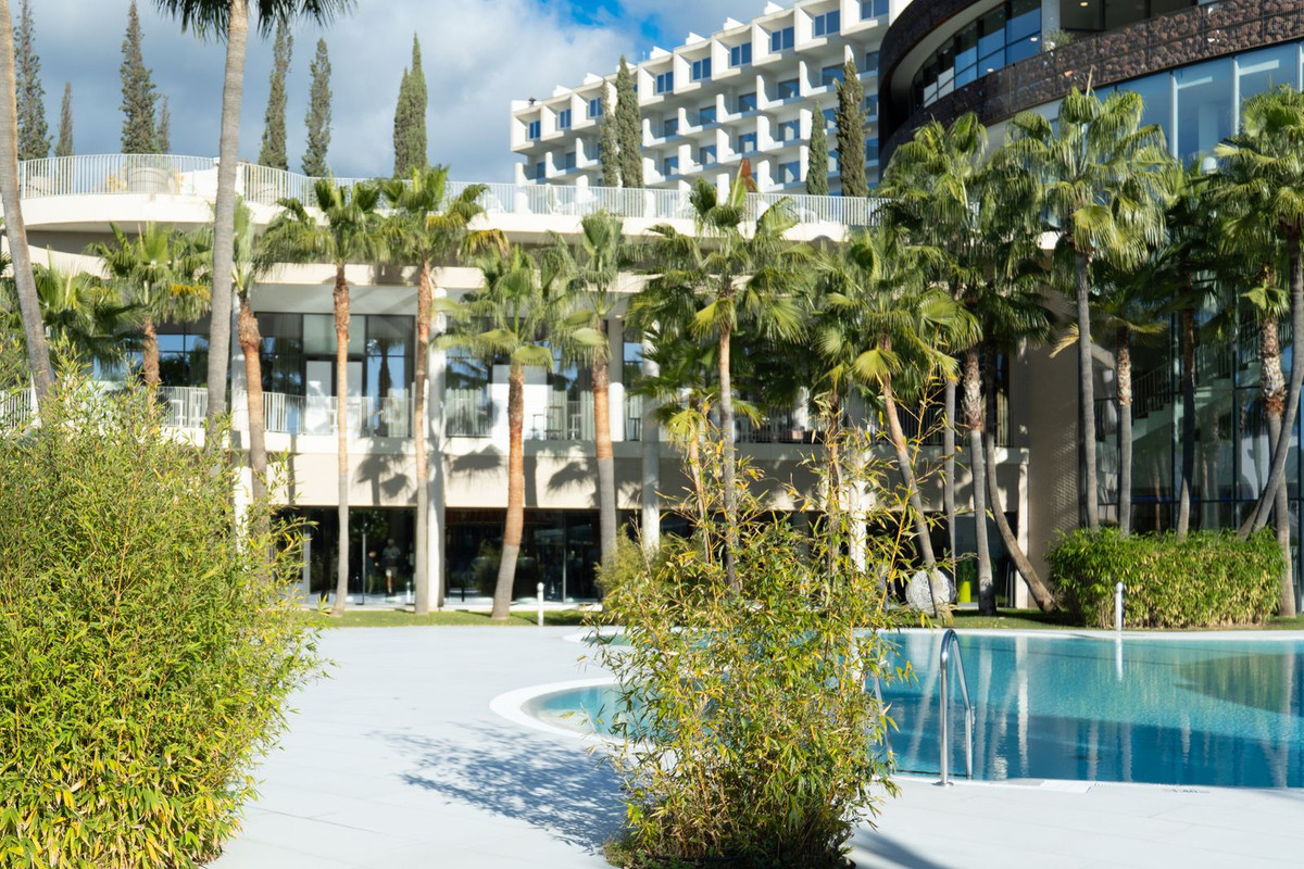 3 Bed Apartment for sale in Fuengirola Costa Del Sol, Málaga, Spain