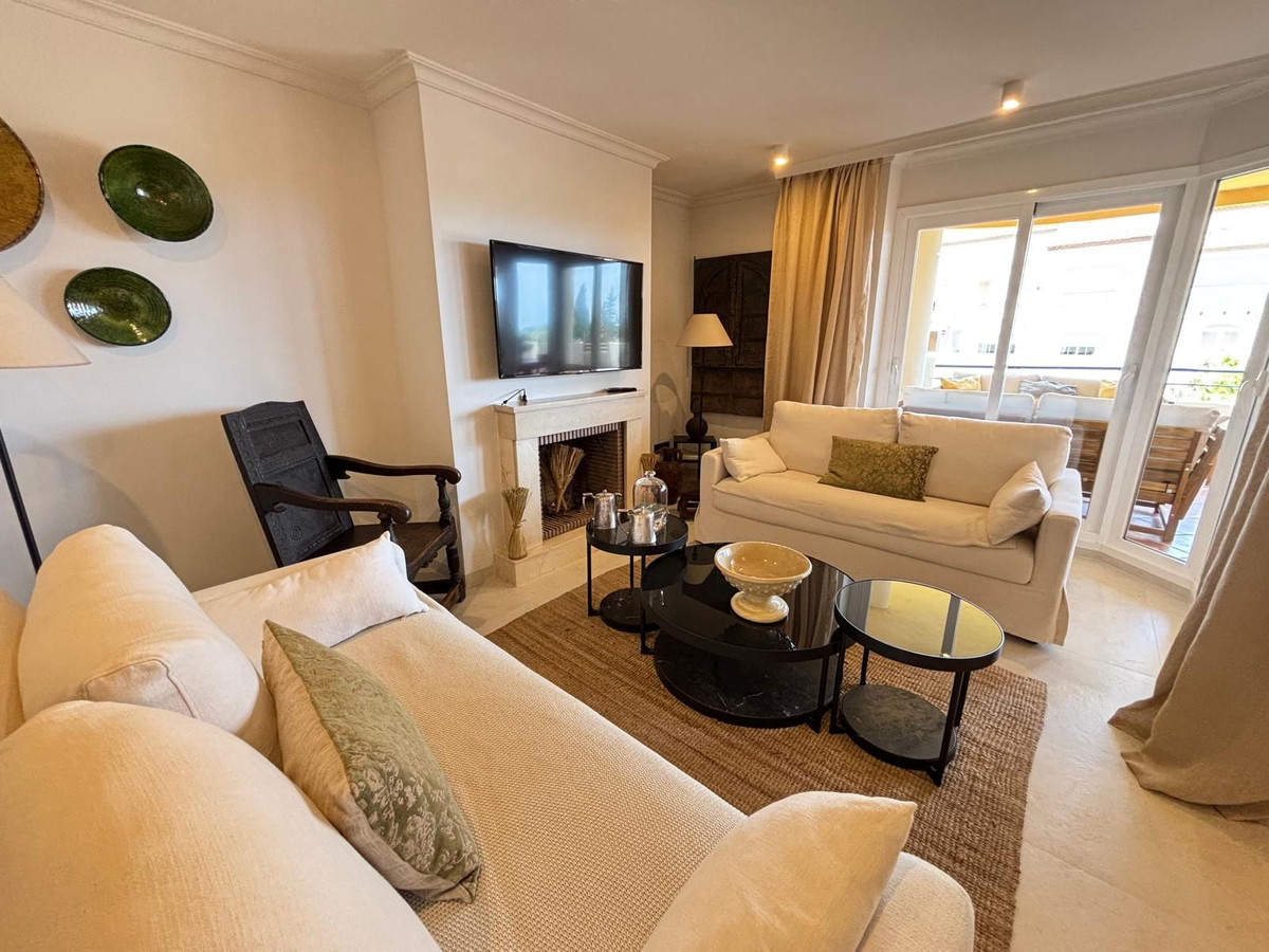 3 Bed Apartment for sale in Aloha Costa Del Sol, Málaga, Spain
