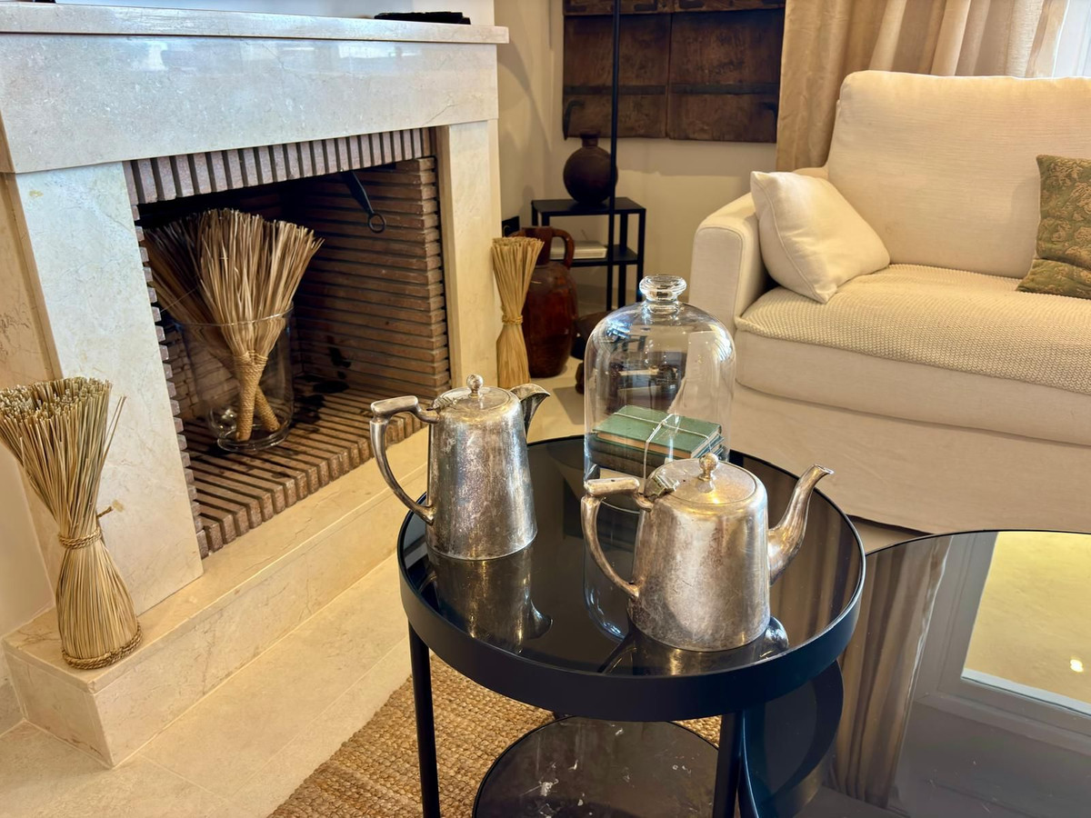 3 Bed Apartment for sale in Aloha Costa Del Sol, Málaga, Spain