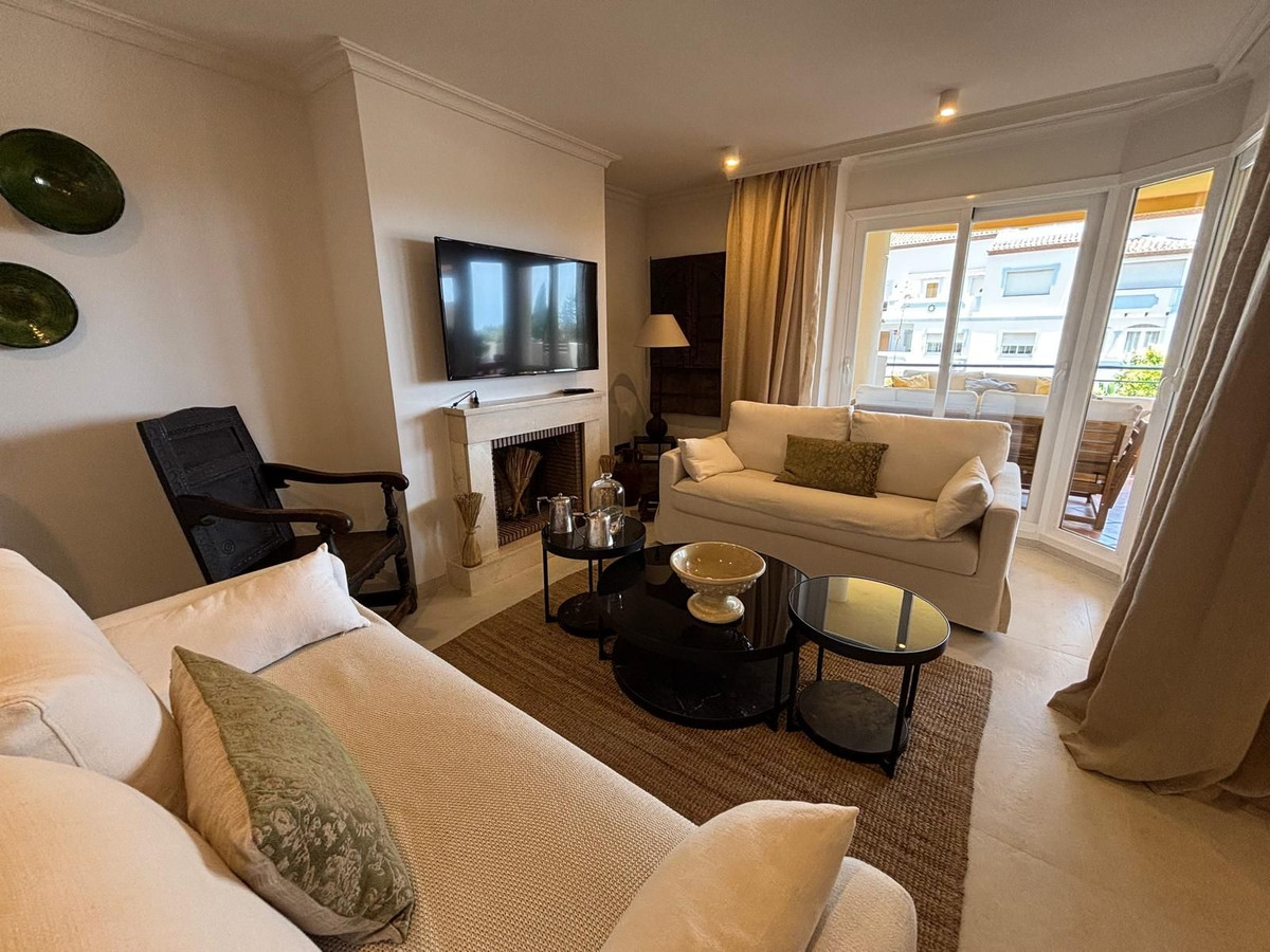 3 Bed Apartment for sale in Aloha Costa Del Sol, Málaga, Spain