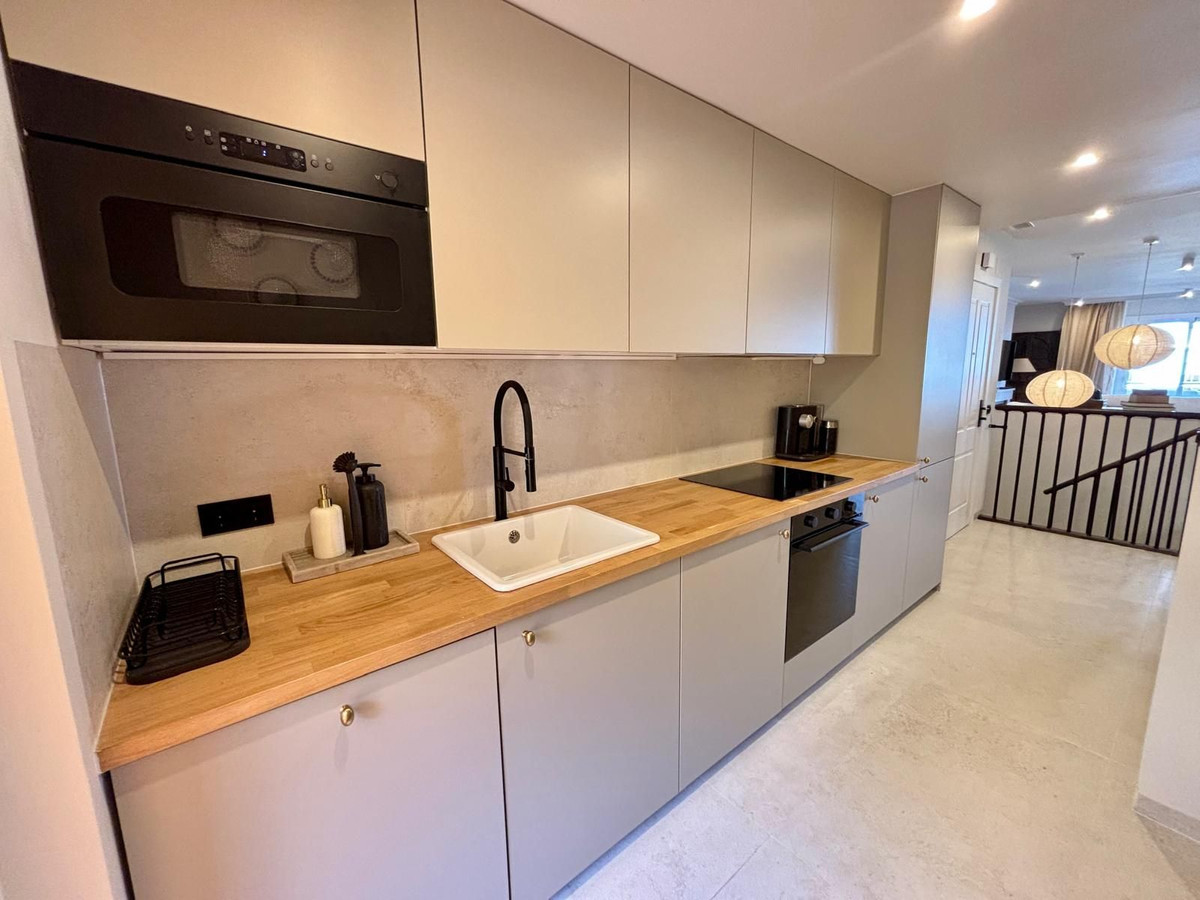 3 Bed Apartment for sale in Aloha Costa Del Sol, Málaga, Spain