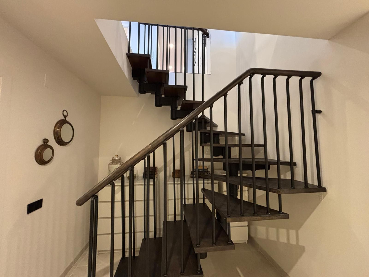 3 Bed Apartment for sale in Aloha Costa Del Sol, Málaga, Spain