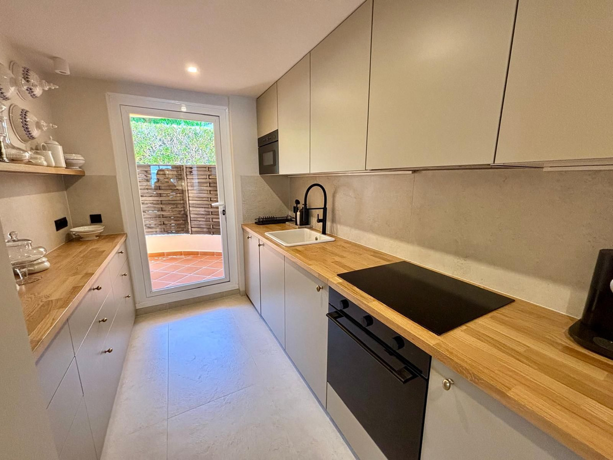 3 Bed Apartment for sale in Aloha Costa Del Sol, Málaga, Spain