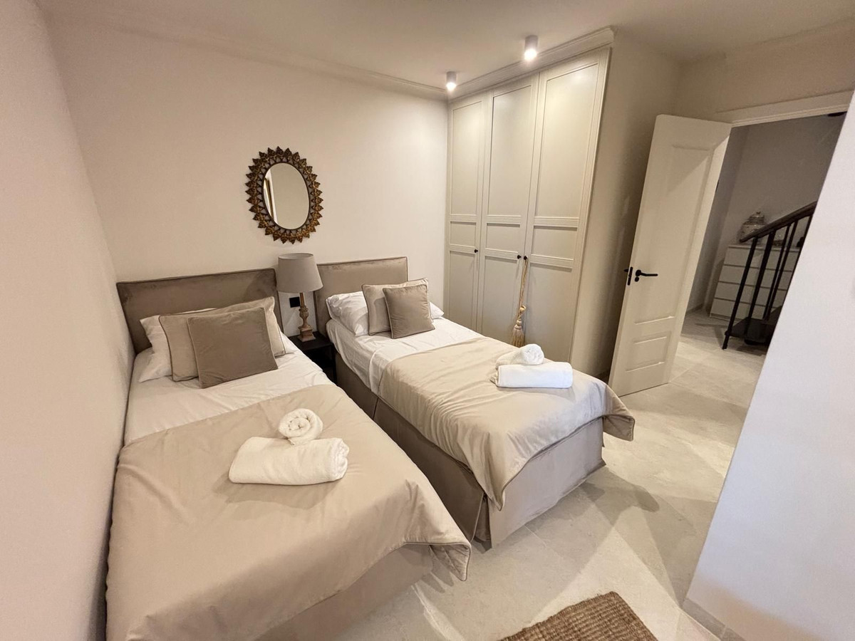 3 Bed Apartment for sale in Aloha Costa Del Sol, Málaga, Spain