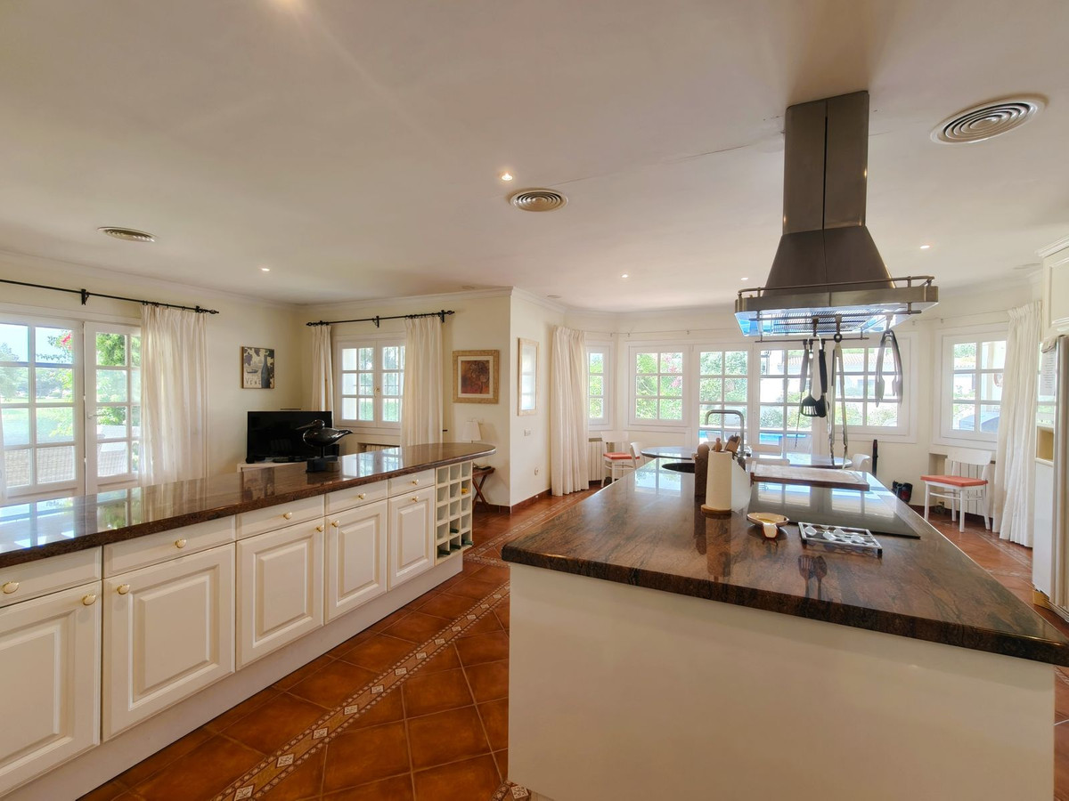 5 Bed Townhouse for sale in San Roque Club Costa Del Sol, Cádiz, Spain