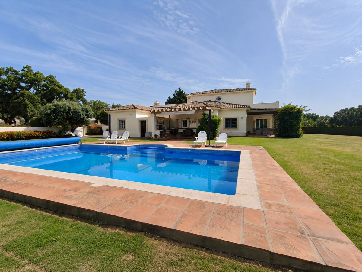 5 Bed Townhouse for sale in San Roque Club Costa Del Sol, Cádiz, Spain