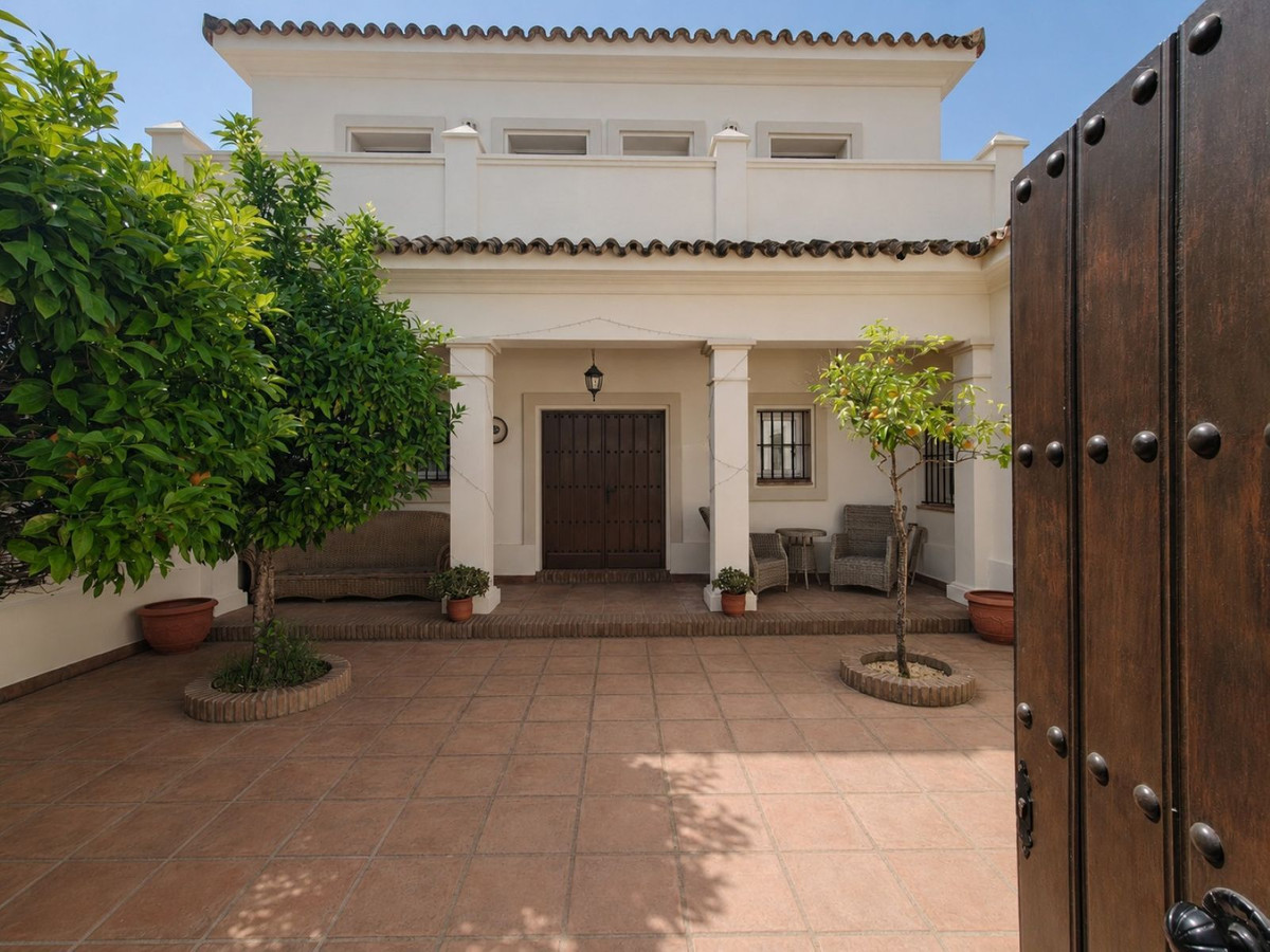 5 Bed Townhouse for sale in San Roque Club Costa Del Sol, Cádiz, Spain