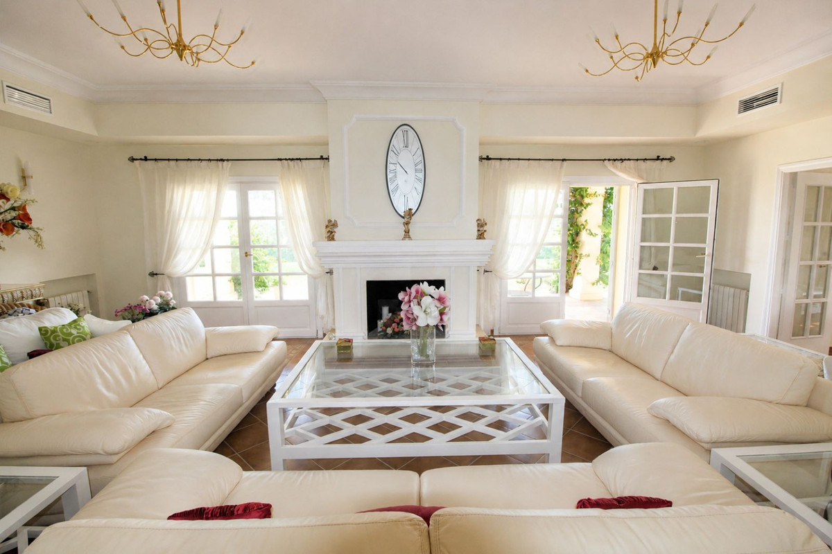 5 Bed Townhouse for sale in San Roque Club Costa Del Sol, Cádiz, Spain