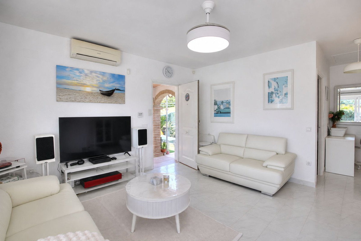Se vende Villa - Chalet de 2 dormitorios en Costa Del Sol, Málaga, España