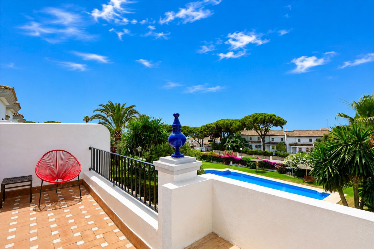 3 Bed Townhouse for sale in Cabopino Costa Del Sol, Málaga, Spain